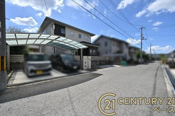 北葛城郡上牧町桜ケ丘２丁目の中古一戸建の前面道路含む現地写真|■現地撮影写真■車で5分以内の範囲にスーパー、薬局、コンビニなどの施設が充実！