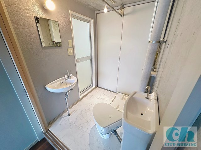 A・S ビル 306号室の洗面所