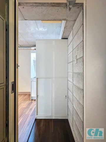 A・S ビル 306号室の玄関