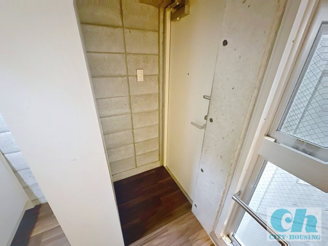 A・S ビル 306号室の玄関