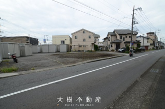 【前面道路含む現地写真】
