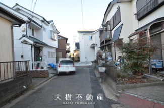 【前面道路含む現地写真】