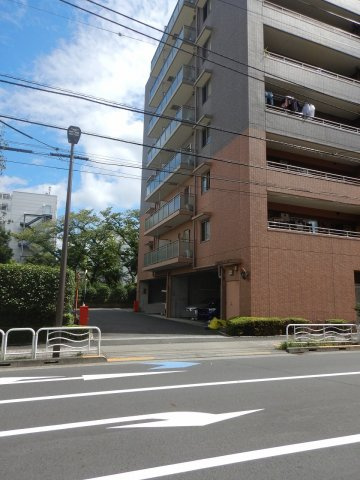 グローリオ木場公園の駐車場