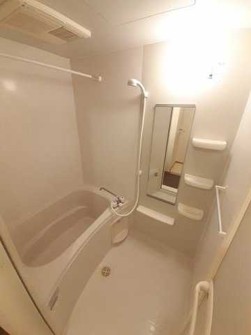 サンライズ憩　Ⅰの浴室|お風呂で日々の疲れを落としましょう