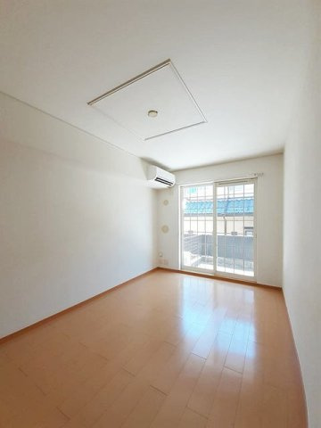 サンフラワーＣの内装|明るい室内です