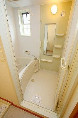 サンフラワーＤの浴室|コンパクトで使いやすいお風呂です