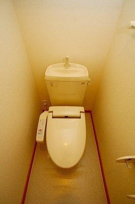サンフラワーＤのトイレ|コンパクトで使いやすいトイレです