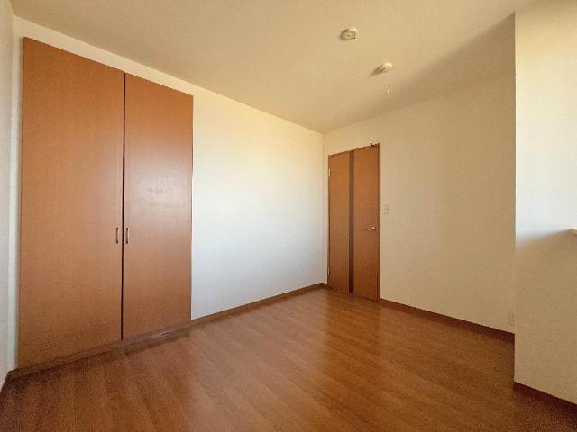 ティー・エム・ラドゥールの内装|洋室