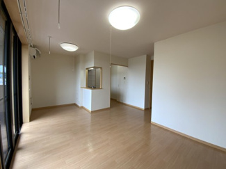 【居間・リビング】 | サンライズ　コート | リビング