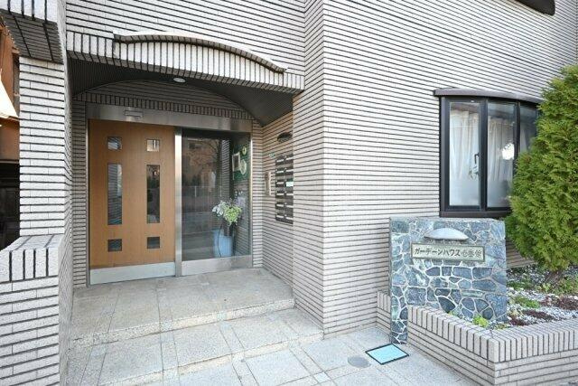 ガーデンハウス壱番館のエントランス