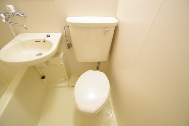 ドミトリーゴコーのトイレ