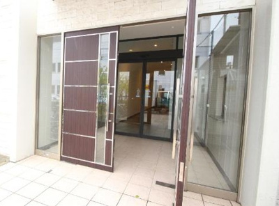 【エントランス】 | エルベコート太子橋駅前