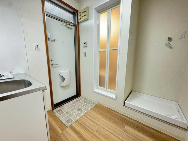 稲城市東長沼のアパートの内装