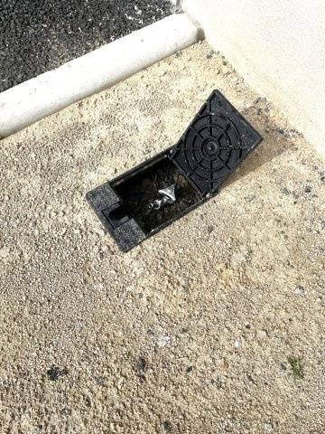 【駐車場】 | 赤崎小学校に通える新築戸建　山陽小野田市赤崎２丁目　第２－１号棟　クレイドルガーデン　アーネストワン | 駐車場には散水栓も付いています。