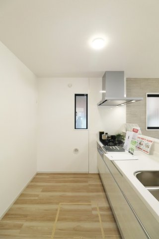 郡山市菜根3丁目　　　  １号棟　　　桜小学校、郡山第3中学区　のキッチン