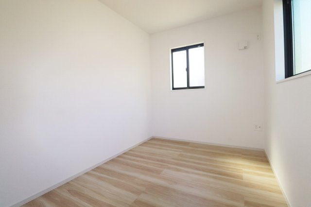 郡山市菜根3丁目　　　  １号棟　　　桜小学校、郡山第3中学区　の洋室