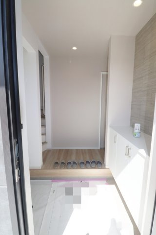 郡山市菜根3丁目　　　  １号棟　　　桜小学校、郡山第3中学区　の玄関