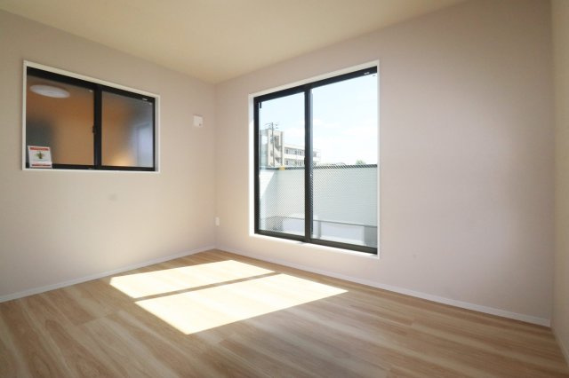 郡山市菜根3丁目　　　  １号棟　　　桜小学校、郡山第3中学区　の洋室