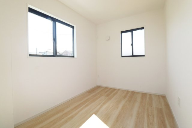 郡山市菜根3丁目　　　  １号棟　　　桜小学校、郡山第3中学区　の洋室