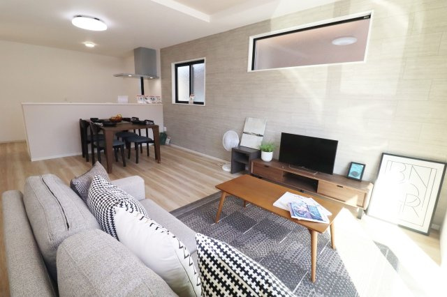 郡山市菜根3丁目　　　  １号棟　　　桜小学校、郡山第3中学区　の居間・リビング