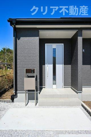 【玄関】 | 太田市鳥山上町第4　リーブルガーデン | 玄関はディンプルキー＆ダブルロックドア採用で防犯対策もバッチリです！