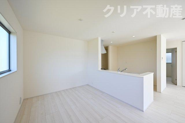 【ダイニング】 | 太田市鳥山上町第4　リーブルガーデン | 家族揃っての食事が楽しくなる広々としたダイニング♪