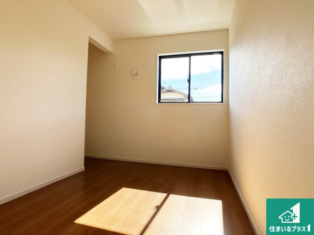 加古川市加古川町北在家　第20期　新築一戸建ての洋室|シンプルな洋室は、自分好みのインテリアが楽しめます♪ご家族とインテリアや家具を選びに行くのは新築購入時の醍醐味の一つです。ぜひお楽しみください♪