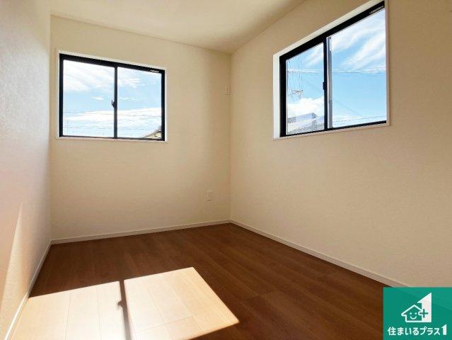 加古川市加古川町北在家　第20期　新築一戸建ての洋室|シンプルな洋室は、自分好みのインテリアが楽しめます♪ご家族とインテリアや家具を選びに行くのは新築購入時の醍醐味の一つです。ぜひお楽しみください♪