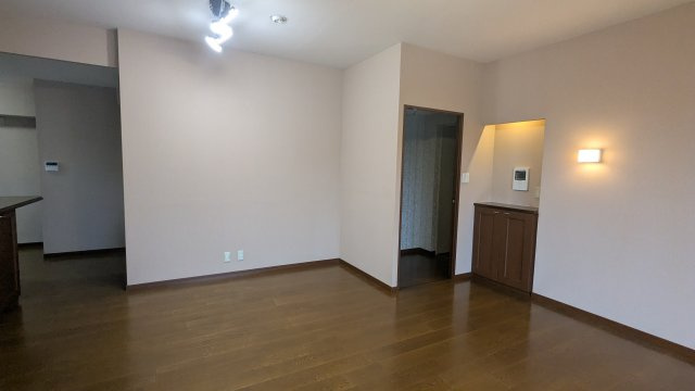 ファミール長良ヶ丘【14階】の居間・リビング