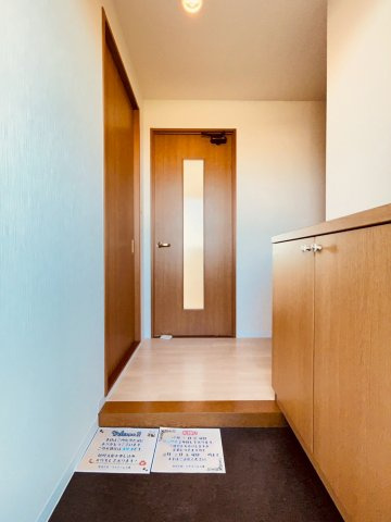 プランドール岡本の玄関