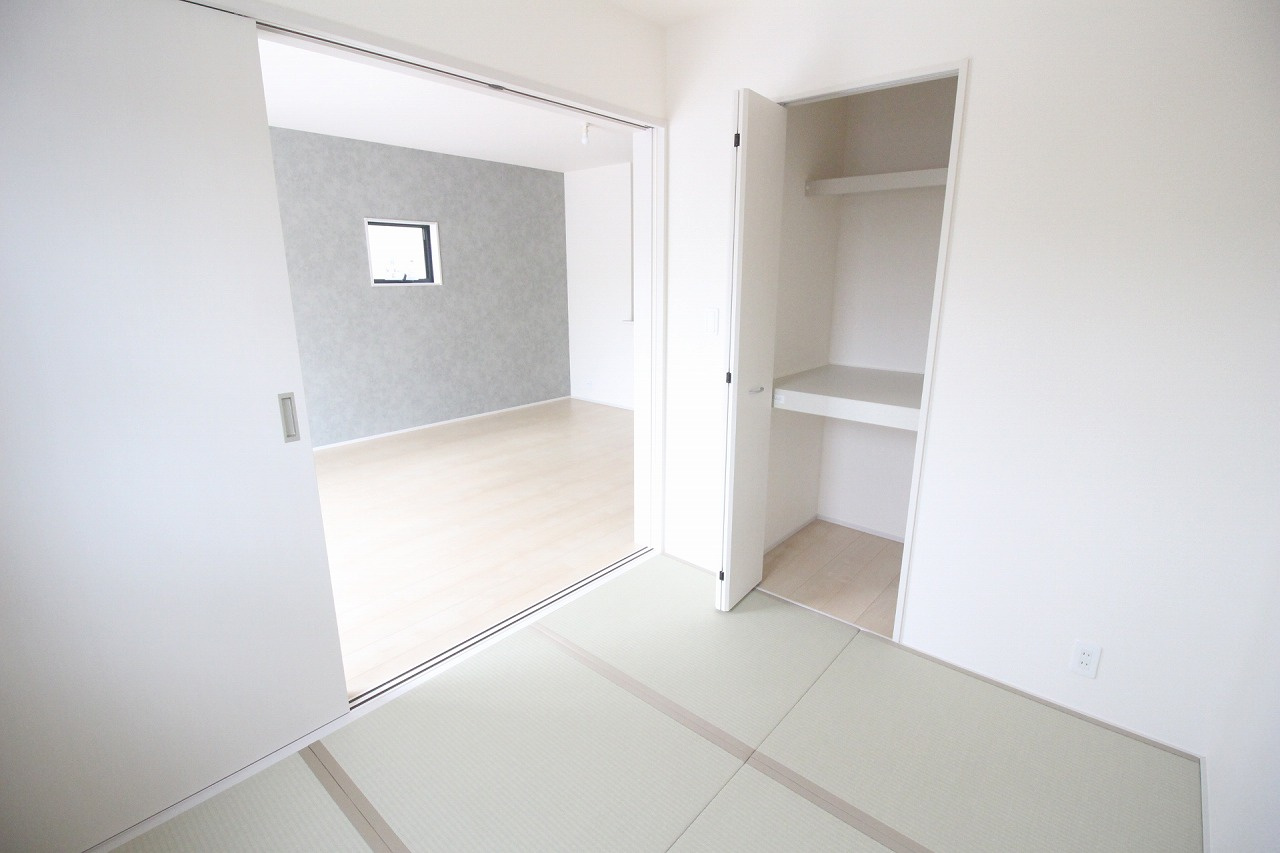 野木南赤塚　第1の和室|リビングと隣接した和室。お昼寝や客間にも使いやすく、収納付きでお布団もすっきり片付きます。