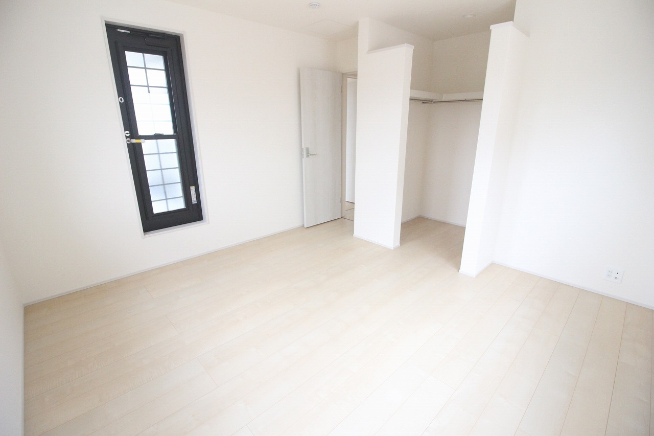 野木南赤塚　第1の寝室|クローゼット付きで収納も充実。シンプルな内装なので、子ども部屋や書斎など多目的に使えます。