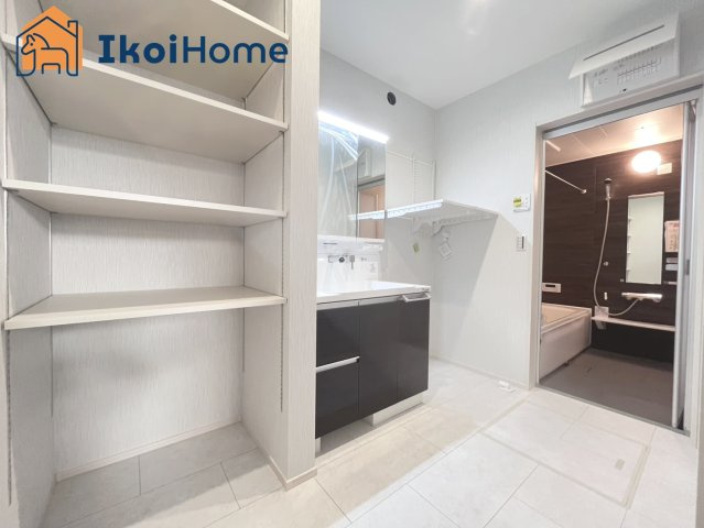 神戸市西区今寺　新築戸建の洗面所|同社施工事例です●年中無休：当日予約可●洗濯パンがついていません。5000〜15000円前後です