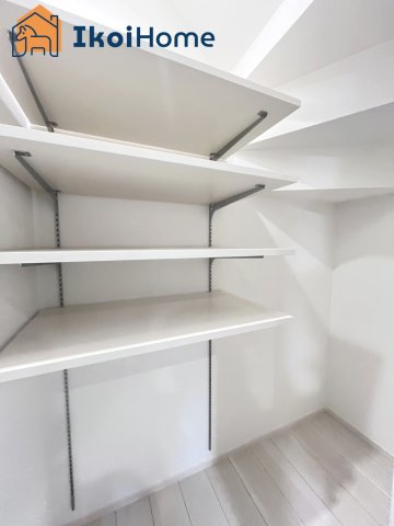 神戸市西区今寺　新築戸建の洗面所|【ホームページに現地動画掲載中】●年中無休：当日予約可●収納スペース豊富！便利な可動棚です。