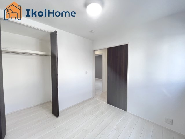 神戸市西区今寺　新築戸建の寝室|【ホームページに現地動画掲載中】●年中無休：当日予約可●カーテン・カーテンレール未設置。ご相談下さい