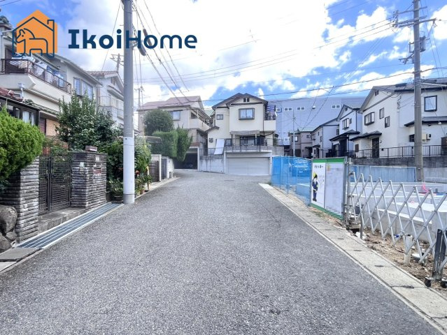 神戸市西区今寺　新築戸建のエントランス|【ホームページに現地動画掲載中】●年中無休：当日予約可●前面道路はゆったり6ｍ！交通量も少なく安心！