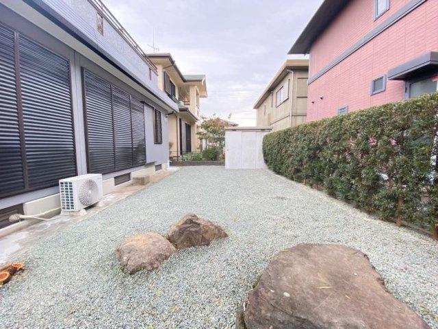 【庭】 | 東区秋津町秋田