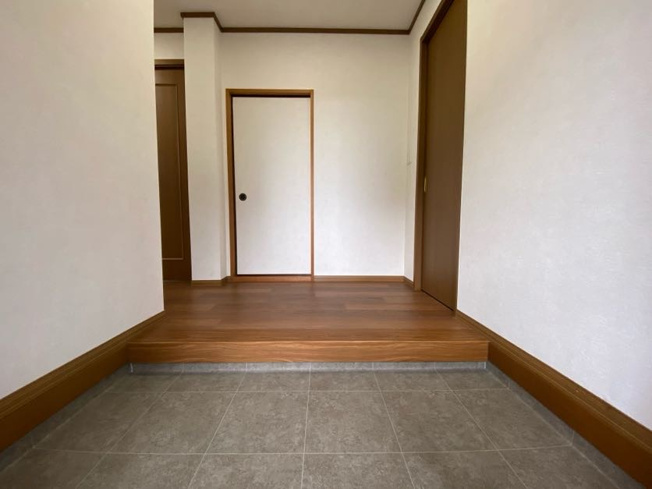 【玄関】 | 東区秋津町秋田
