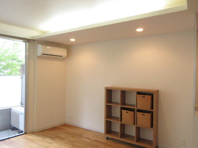 Ｎコート動坂の寝室|オシャレな照明付きです