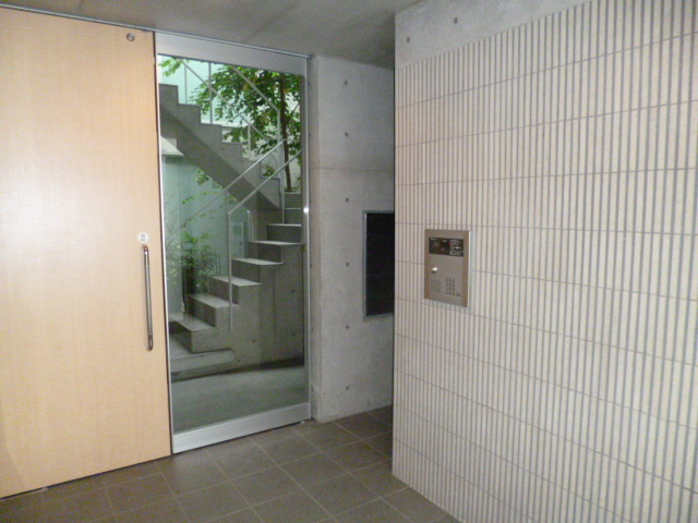 Ｎコート動坂のエントランス|★オートロック付きのエントランス★