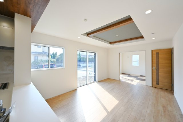 【和室】 | 桐生市琴平町　ブルーミングガーデン | 家族揃っての食事が楽しくなる広々としたダイニング♪