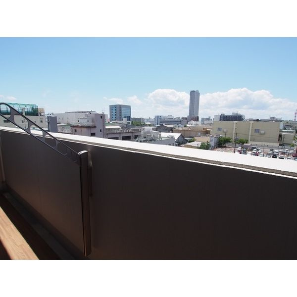 ル・ブルー鶴舞　名古屋市賃貸　仲介手数料無料のバルコニー