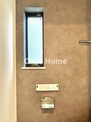 【内装】 | 葛飾区奥戸1丁目新築分譲住宅 | 【ウォシュレット】清潔に使いたいお手洗いには最適な設備です。もちろんウォームレットも標準装備です。