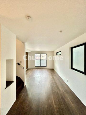 【キッチン】 | 葛飾区奥戸1丁目新築分譲住宅 | 視界に広がりを生むオープンなキッチン。料理や片付けをしながら、家族との会話を楽しんだり、リビングで遊ぶ子どもを見守れます。ご見学時には家具の配置などもイメージしながらぜひご覧になって見て下さい。