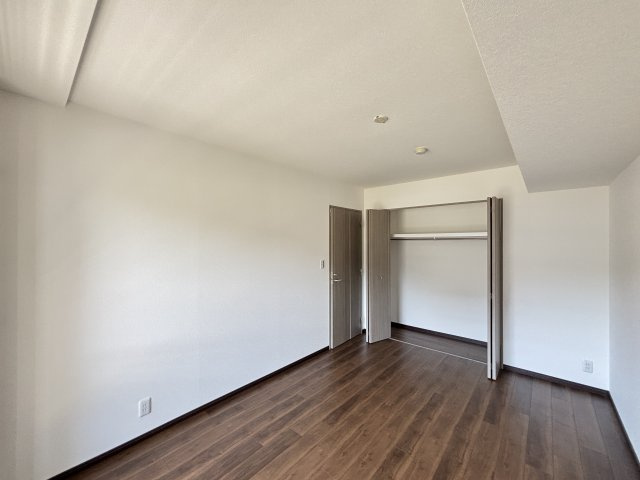 A.CITYタワーズウエスト・タワー棟の洋室