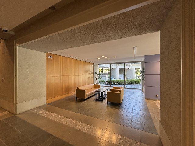 A.CITYタワーズウエスト・タワー棟のエントランス