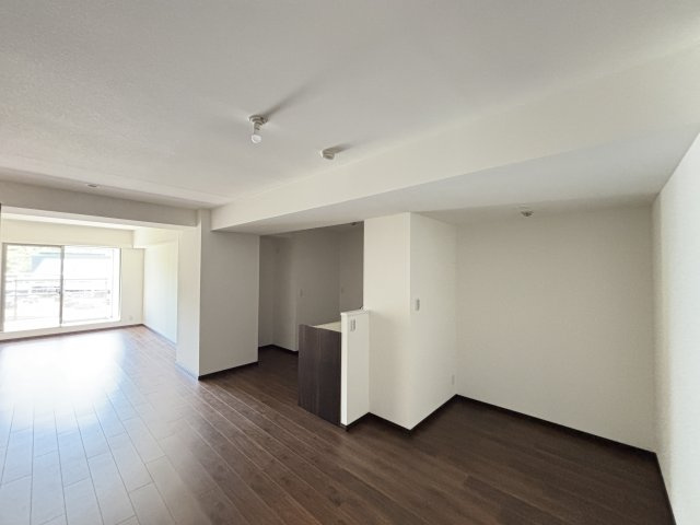 A.CITYタワーズウエスト・タワー棟の居間・リビング