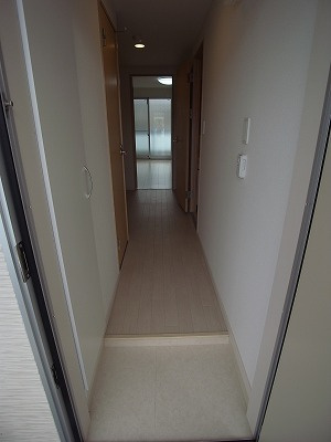 リブリ・ブルージュの玄関|ゆったりとした玄関です