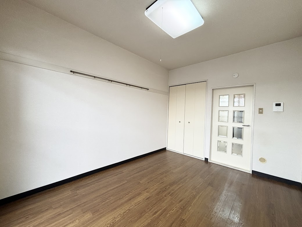 プレステージ・Eの洋室