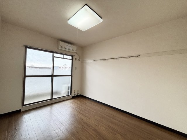 プレステージ・Eの洋室